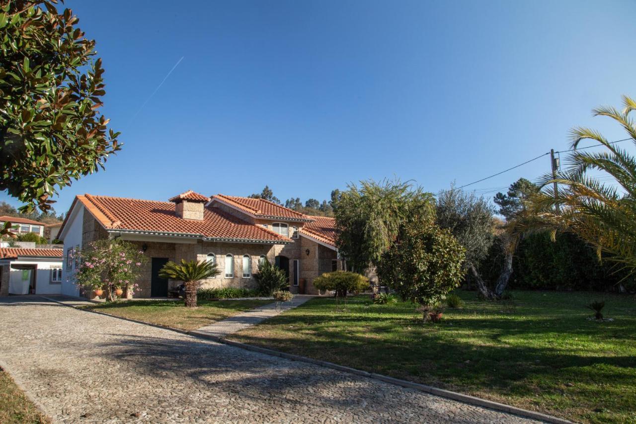 The Oak'S Wolf-Country House Fafe Bagian luar foto